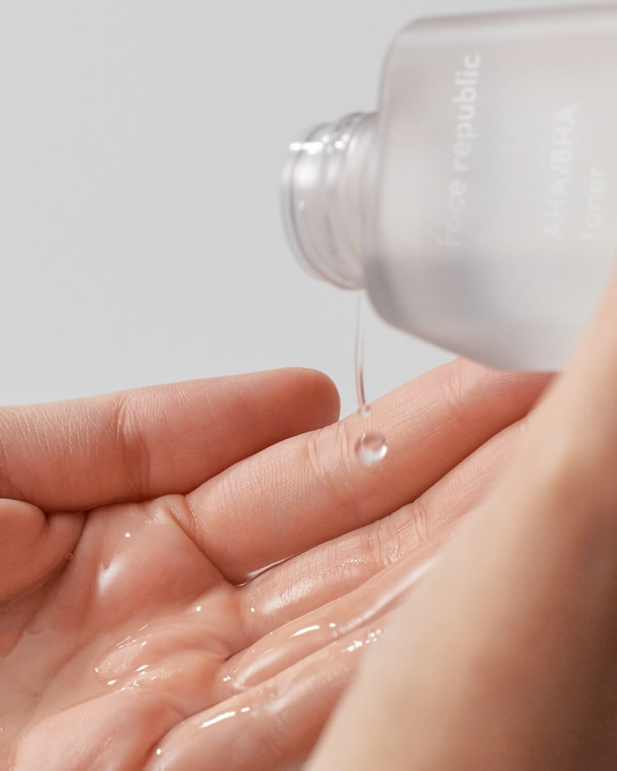 Hydrating Toner: Kunci Kulit Kenyal Bebas Kusam Seharian